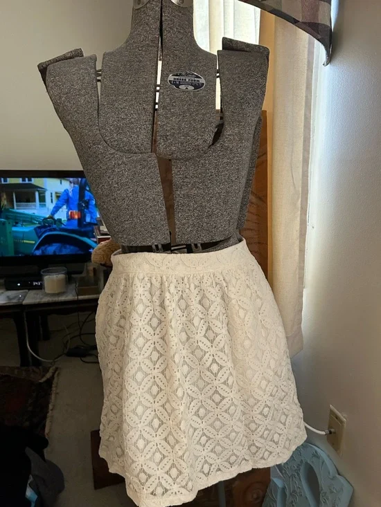 Anthropologie Pins and Needles lace mini skirt 6 - Picture 6 of 6